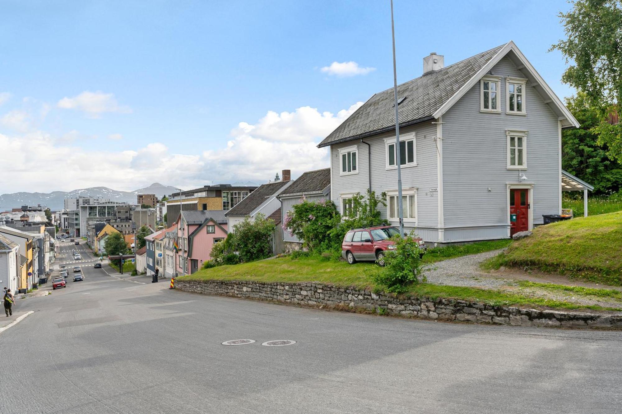 Arctic Homes - Historical Tromso House With View Ngoại thất bức ảnh