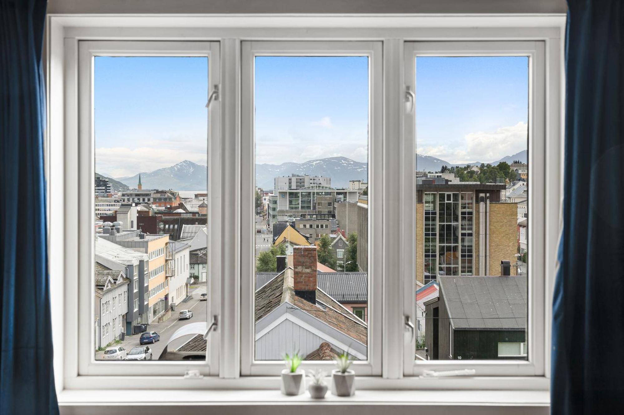 Arctic Homes - Historical Tromso House With View Ngoại thất bức ảnh